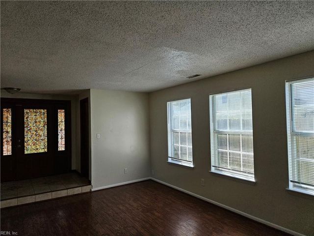 900 Shadow Tree WAY, Virginia Beach, VA 23452