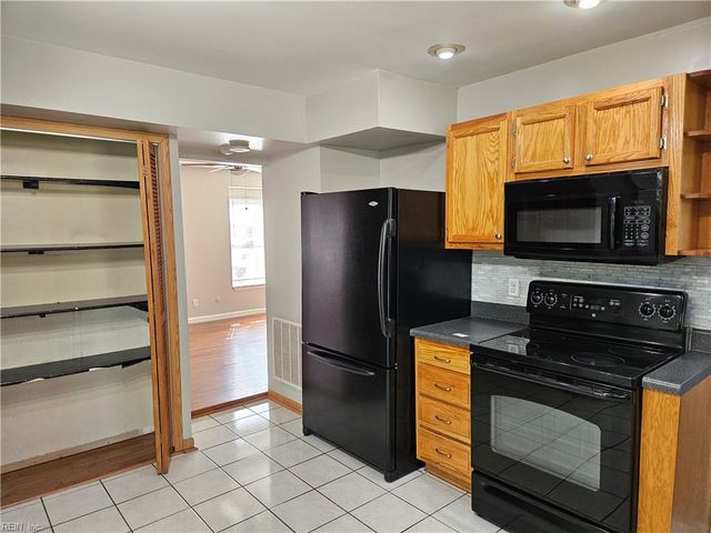 900 Shadow Tree WAY, Virginia Beach, VA 23452