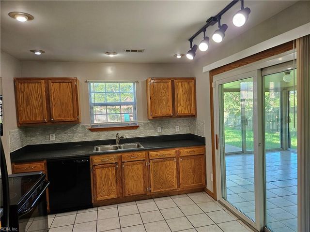 900 Shadow Tree WAY, Virginia Beach, VA 23452