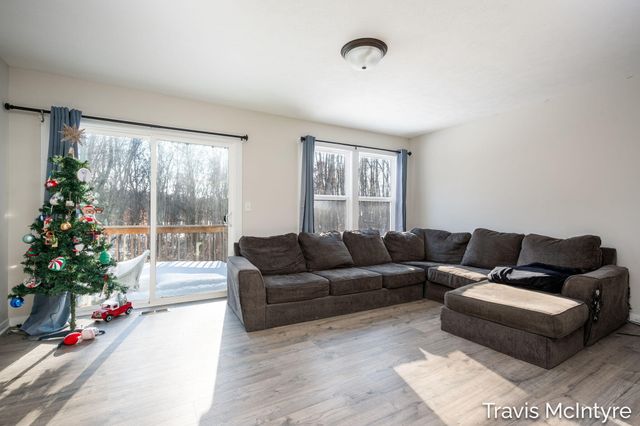 446 Windchime Drive Ne, Plainfield Twp, MI 49321