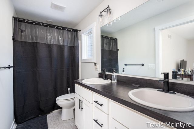 446 Windchime Drive Ne, Plainfield Twp, MI 49321