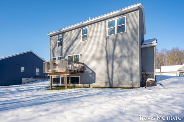 446 Windchime Drive Ne, Plainfield Twp, MI 49321