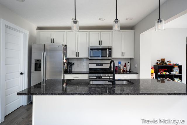 446 Windchime Drive Ne, Plainfield Twp, MI 49321