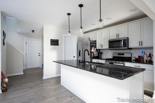 446 Windchime Drive Ne, Plainfield Twp, MI 49321