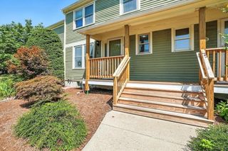6 Fieldstone Dr 6, Upton, MA 01568
