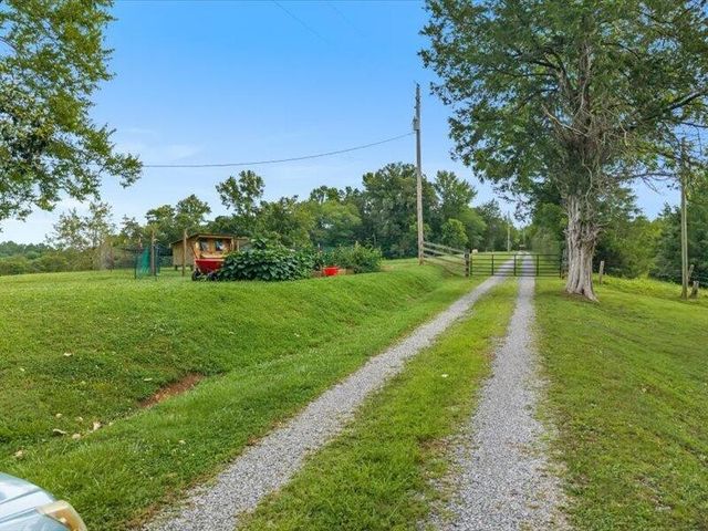 211 County Road 617, Athens, TN 37303