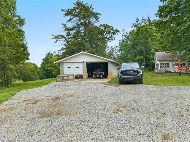 211 County Road 617, Athens, TN 37303