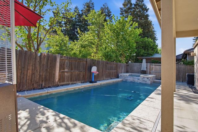 4474 Falcon Crest Way, Turlock, CA 95382