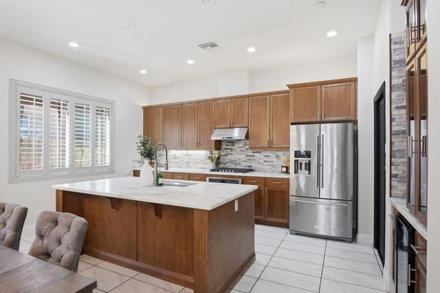 4474 Falcon Crest Way, Turlock, CA 95382