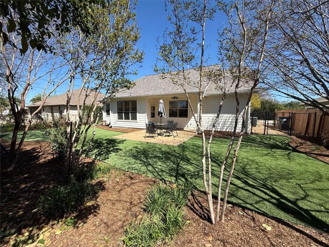 204 S Holly ST, Georgetown, TX 78626