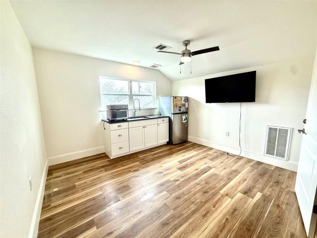 204 S Holly ST, Georgetown, TX 78626