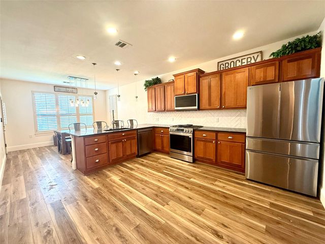 204 S Holly ST, Georgetown, TX 78626