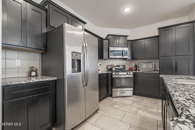 1496 VICTORIA MARIE Drive, El Paso, TX 79928