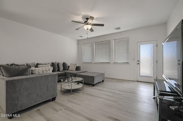 1496 VICTORIA MARIE Drive, El Paso, TX 79928