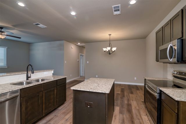 700-704 Harvest Moon Drive, Venus, TX 76084