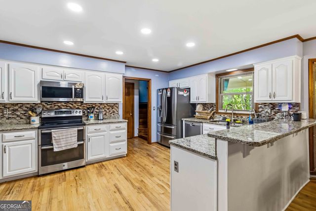 411 Sarah Lane, Lawrenceville, GA 30046
