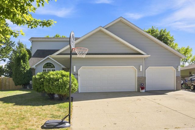 1975 29th Street Circle S, Moorhead, MN 56560