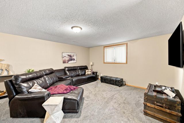1975 29th Street Circle S, Moorhead, MN 56560