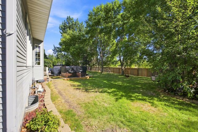 1975 29th Street Circle S, Moorhead, MN 56560