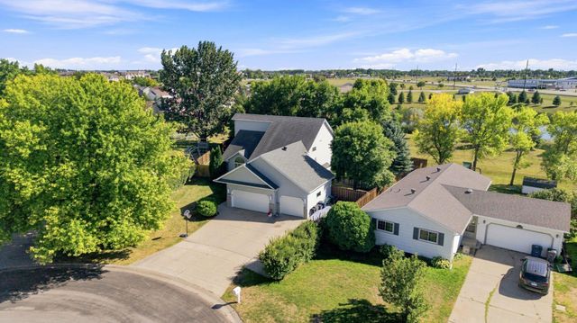 1975 29th Street Circle S, Moorhead, MN 56560