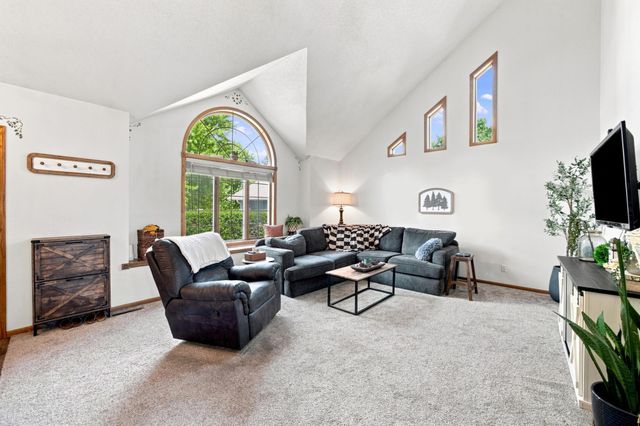 1975 29th Street Circle S, Moorhead, MN 56560