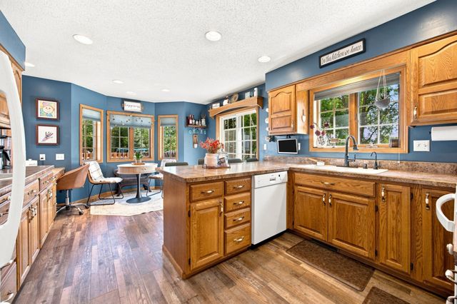 1975 29th Street Circle S, Moorhead, MN 56560