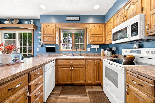 1975 29th Street Circle S, Moorhead, MN 56560
