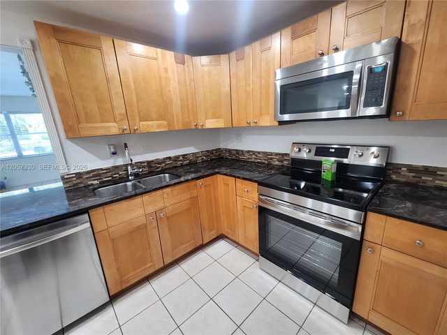 4384 NW 9th Ave 19-1D, Deerfield Beach, FL 33064