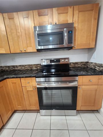 4384 NW 9th Ave 19-1D, Deerfield Beach, FL 33064