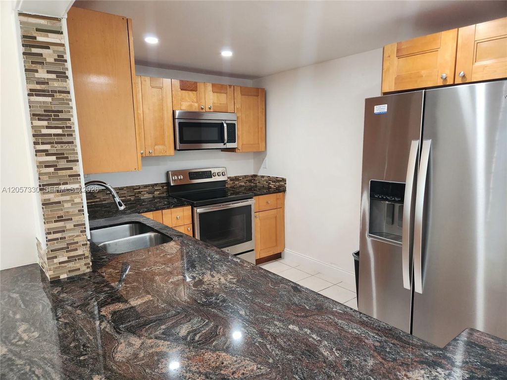4384 NW 9th Ave 19-1D, Deerfield Beach, FL 33064