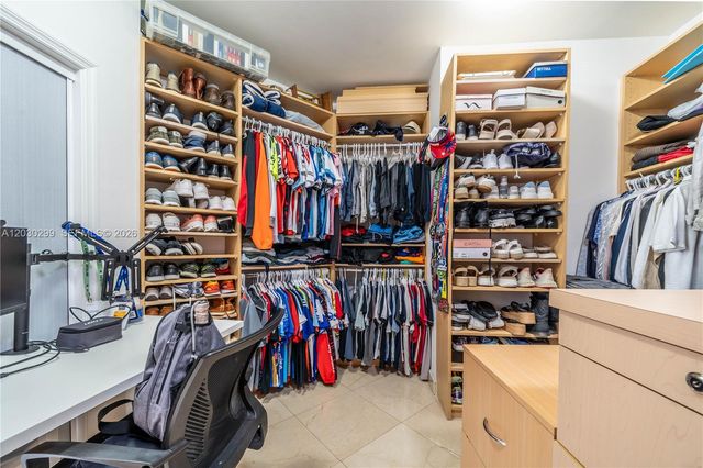 21050 Point Place 2601, Aventura, FL 33180