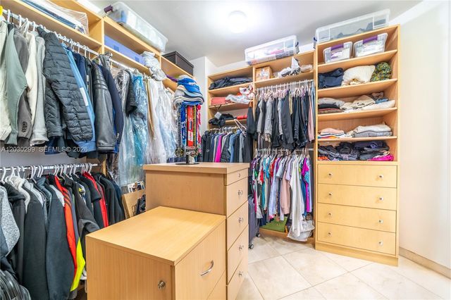21050 Point Place 2601, Aventura, FL 33180