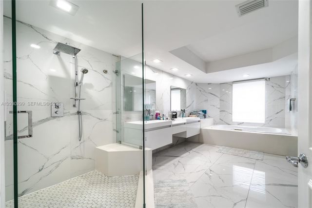 21050 Point Place 2601, Aventura, FL 33180
