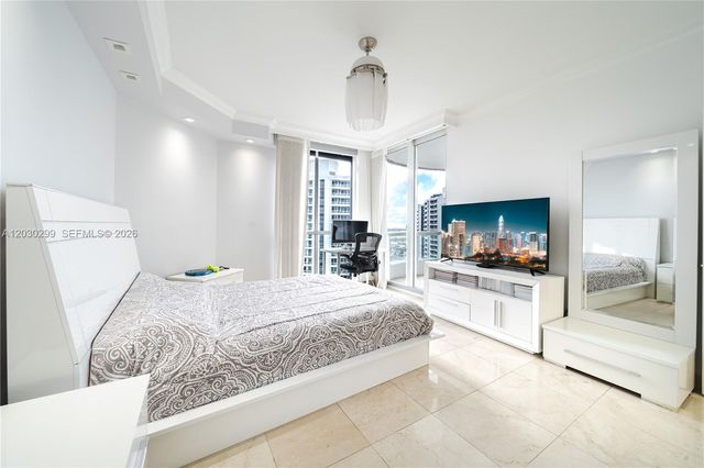 21050 Point Place 2601, Aventura, FL 33180