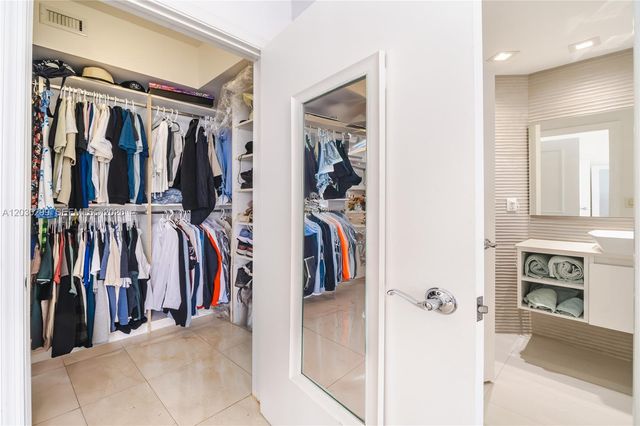 21050 Point Place 2601, Aventura, FL 33180