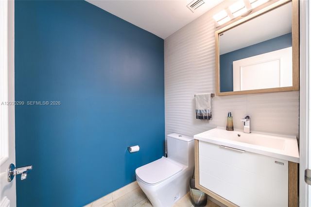 21050 Point Place 2601, Aventura, FL 33180
