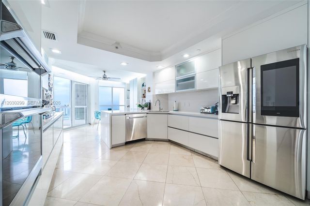 21050 Point Place 2601, Aventura, FL 33180