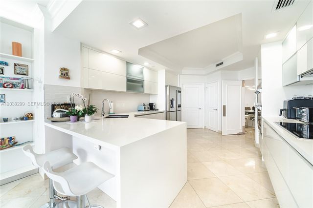 21050 Point Place 2601, Aventura, FL 33180