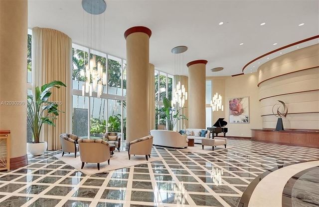 21050 Point Place 2601, Aventura, FL 33180