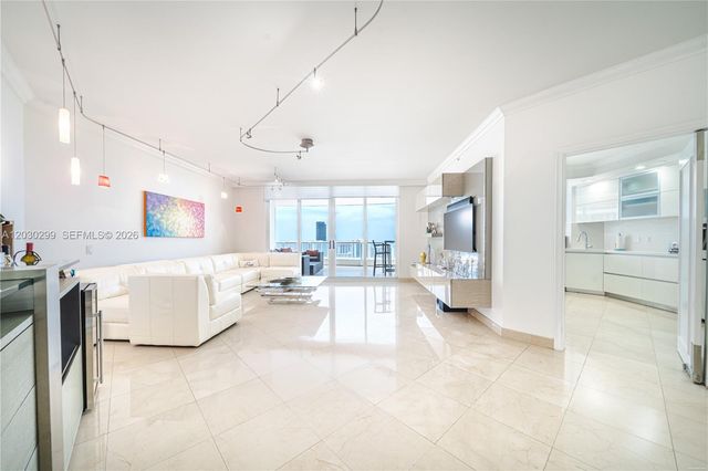 21050 Point Place 2601, Aventura, FL 33180