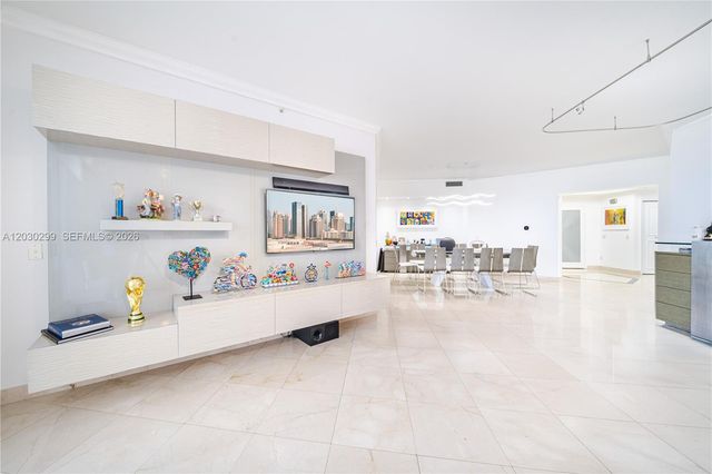 21050 Point Place 2601, Aventura, FL 33180