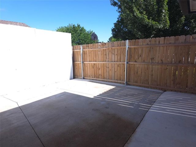 9009 Lakeaire Drive, Oklahoma City, OK 73132