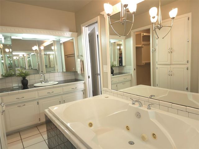 9009 Lakeaire Drive, Oklahoma City, OK 73132