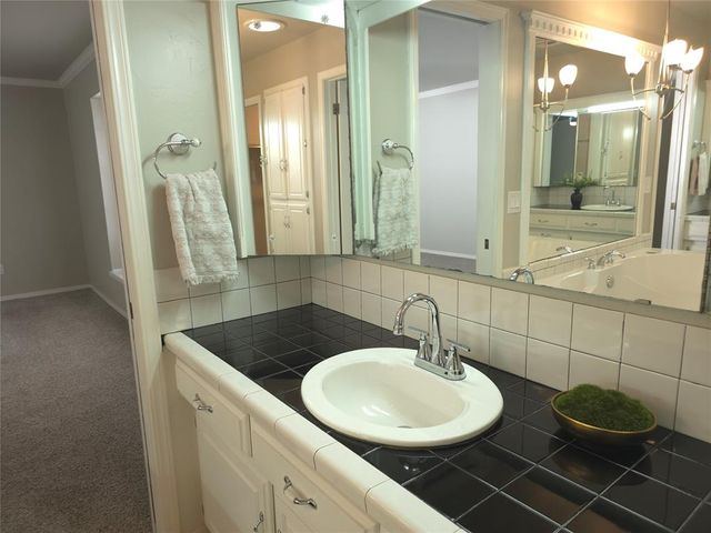 9009 Lakeaire Drive, Oklahoma City, OK 73132