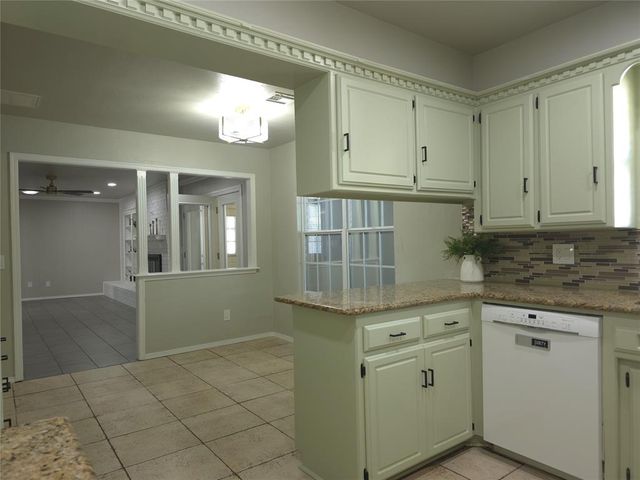 9009 Lakeaire Drive, Oklahoma City, OK 73132