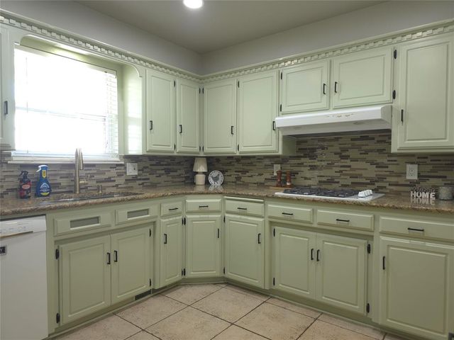 9009 Lakeaire Drive, Oklahoma City, OK 73132