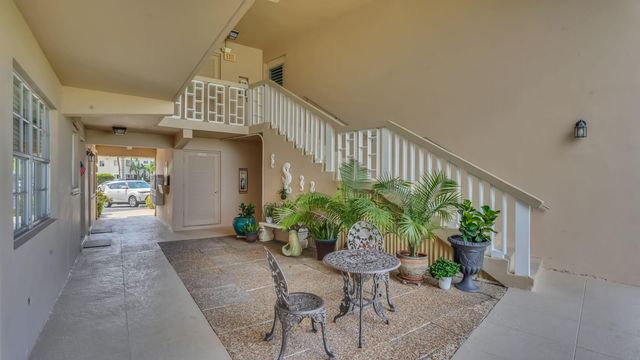 298 SE 6th Avenue 2, Pompano Beach, FL 33060