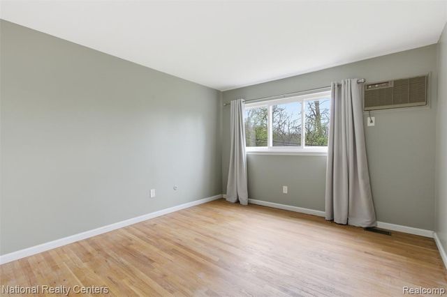18691 Jamestown Circle, Northville, MI 48168