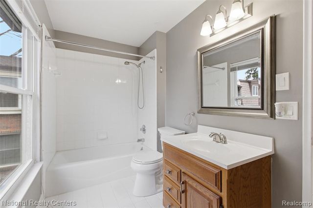 18691 Jamestown Circle, Northville, MI 48168
