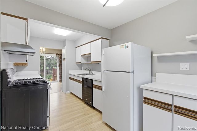 18691 Jamestown Circle, Northville, MI 48168